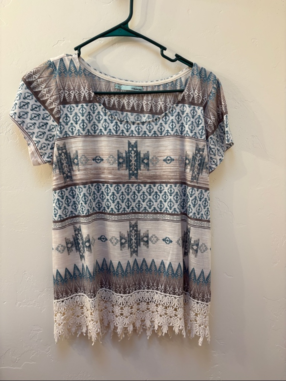 Crochet-Hem Tribal Print Short Sleeve Tee in Teal, Brown, and Cream
